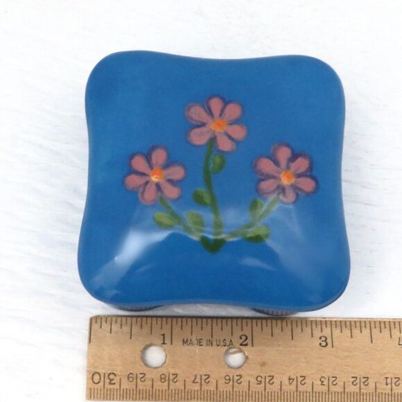 Handmade Ceramic Lidded Blue Square Trinket Dish with Handpainted Flowers - Picture 6 of 6